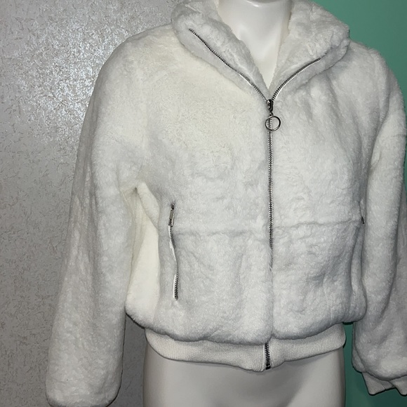 new!! fashion nova white faux fur bomber jacket - Picture 2 of 3